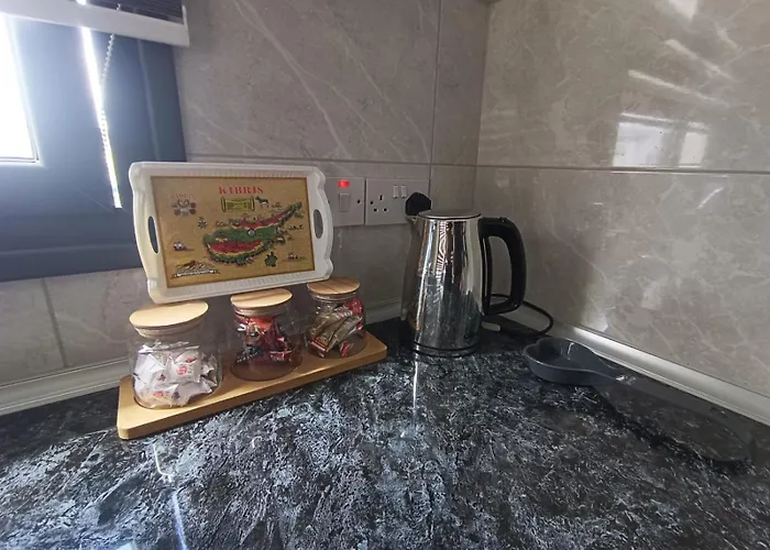 Cem's 2 Bedroom Famagusta Centre アパート *