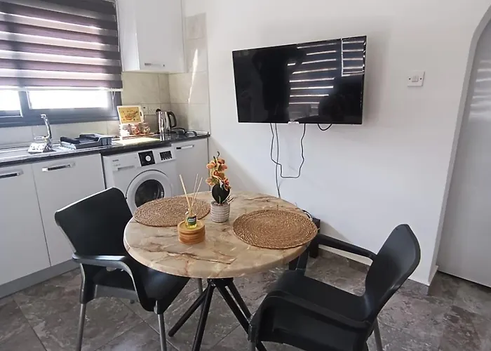 Cem's 2 Bedroom Famagusta Centre Apartamento